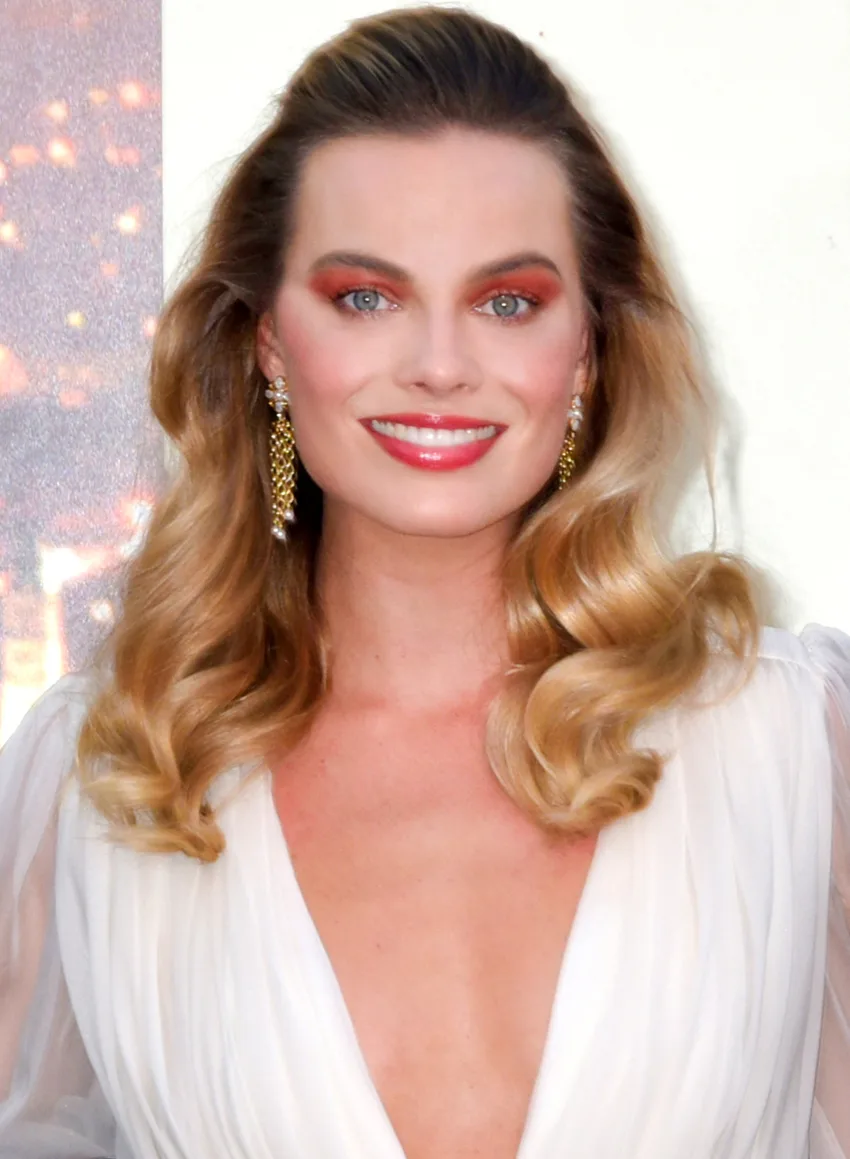 Margot Robbie - Margot Robbie attending the international gala screening for Once Upo