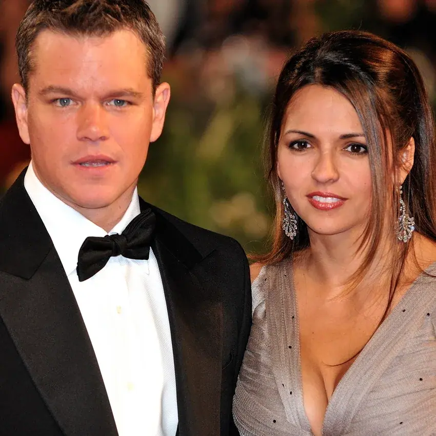 Matt Damon - Matt Damon greeting international photographers at the Venice Film Festi